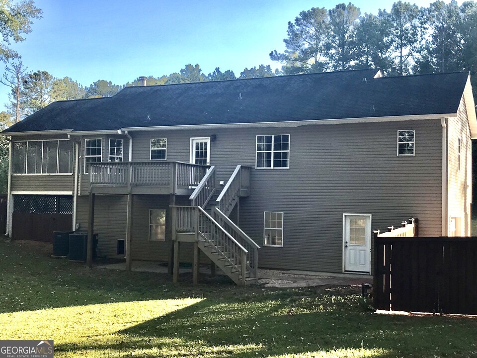 15 Garrison Chase in Senoia, GA - Foto de edificio