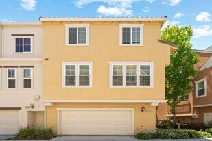 563 Moreland Way in Santa Clara, CA - Building Photo