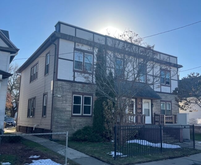 property at 1917 61st St