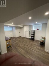 176 Queensdale Ave E in Hamilton, ON - Building Photo - Building Photo