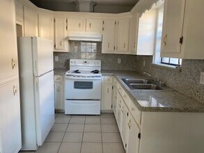 811 W Los Tesoros Dr, Unit 2 in Pharr, TX - Building Photo - Building Photo