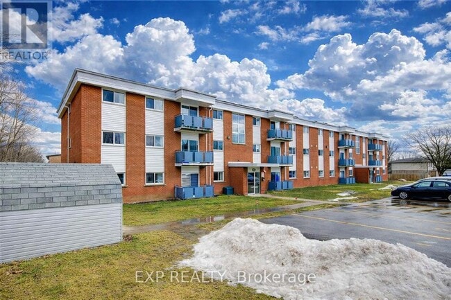 property at 527 Parkside Dr