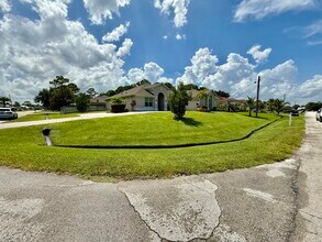 293 SW Ridgecrest Dr in Port St. Lucie, FL - Building Photo - Building Photo