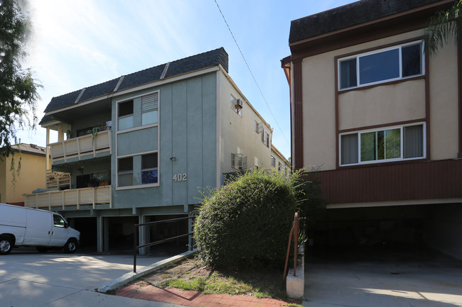 402 E Dryden Ave in Glendale, CA - Foto de edificio - Building Photo