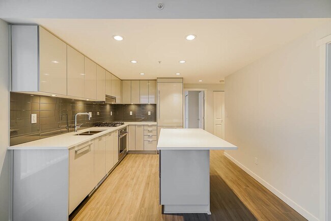 2388 Madison Ave in Burnaby, BC - Building Photo - Building Photo