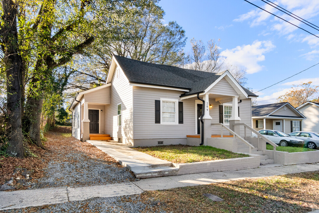 209 Pryor St in Gastonia, NC - Building Photo