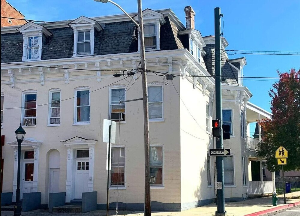 162 S Potomac St in Hagerstown, MD - Building Photo