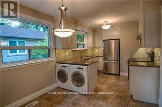 381 Taylor Mills Dr N in Richmond Hill, ON - Building Photo - Building Photo