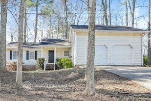 2727 King Arthur Ct in Buford, GA - Building Photo