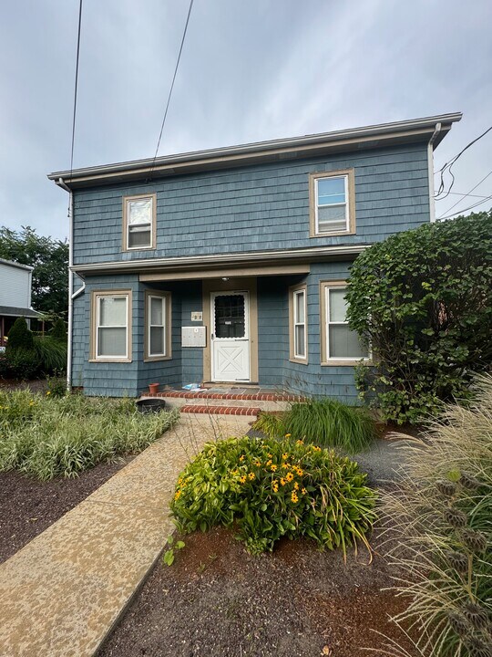 213 Beacon St, Unit 4 in Somerville, MA - Foto de edificio