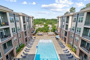 Lantower Weston Corners in Cary, NC - Building Photo