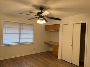 1011 Pampa St in Pasadena, TX - Building Photo - Building Photo