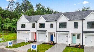 8847 Chapman Trce Wy in Knoxville, TN - Building Photo - Building Photo