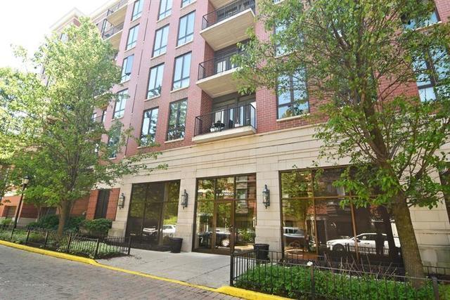 property at 343 W Old Town Ct