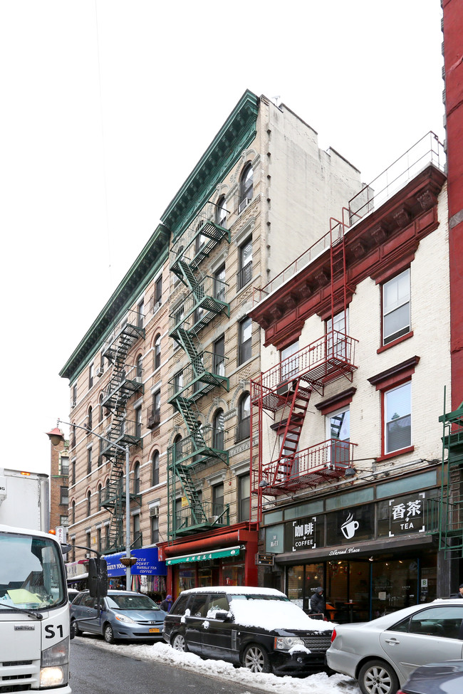 32 Mott St