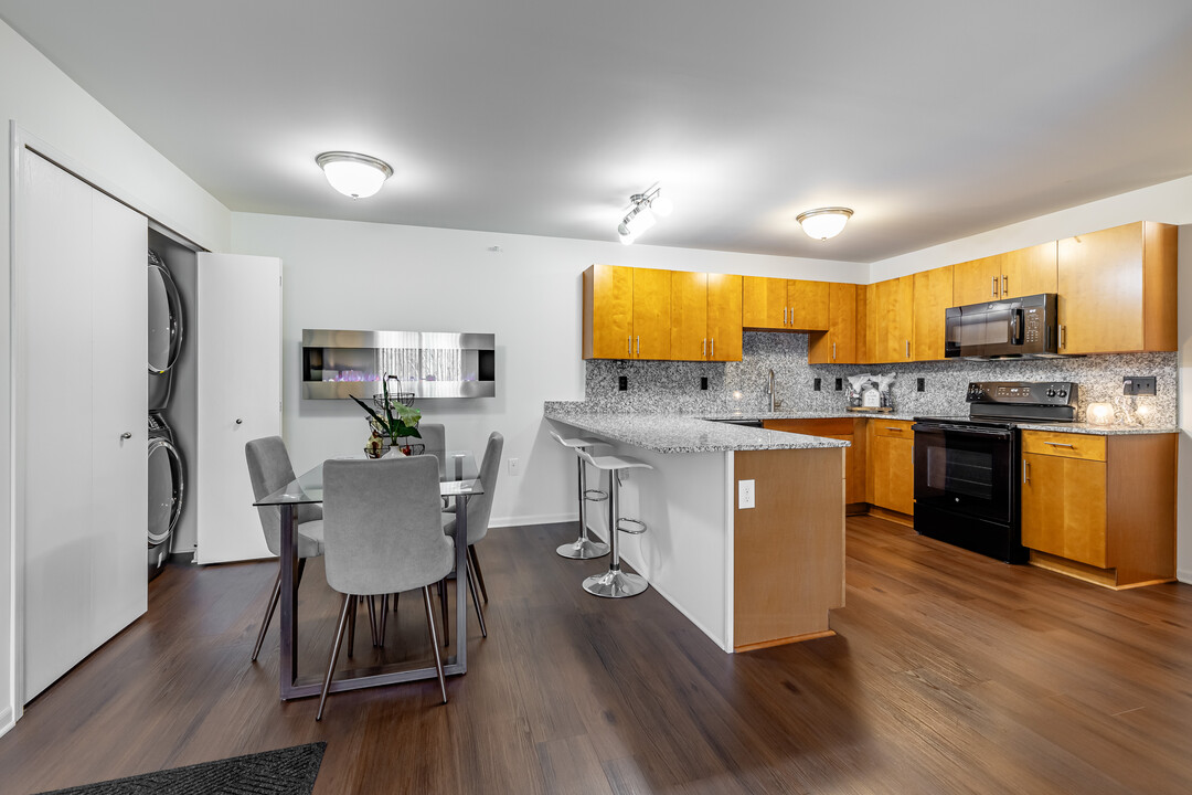 Withington Apartments* in Jackson, MI - Building Photo