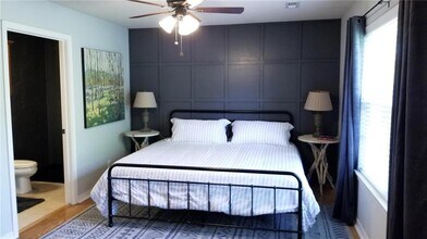 205 NE J St in Bentonville, AR - Building Photo - Building Photo