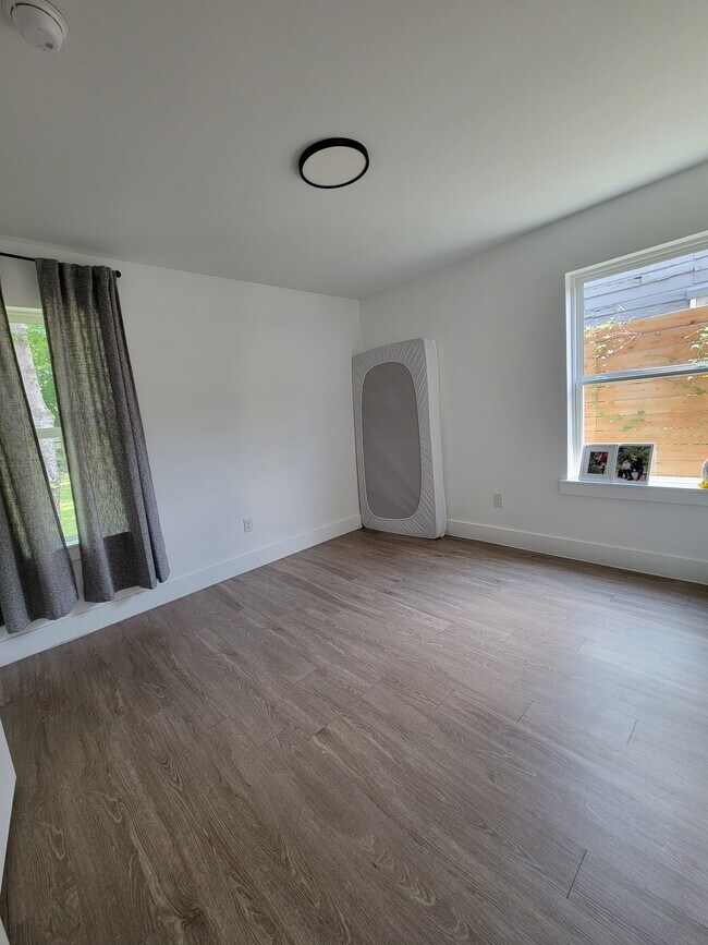 1132 Dumane St in Dallas, TX - Building Photo - Building Photo