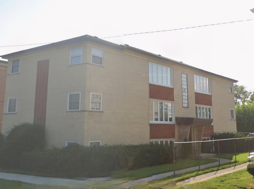 4520 River Rd in Schiller Park, IL - Building Photo