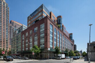 The Powerhouse Condominium in Long Island City, NY - Foto de edificio - Primary Photo