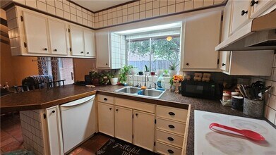140 Catalina Cir in Portland, TX - Building Photo - Building Photo