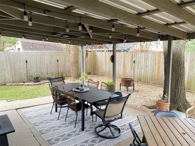 2216 Westminister Rd in Pearland, TX - Building Photo - Building Photo