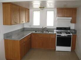 151 S Idaho St in La Habra, CA - Building Photo