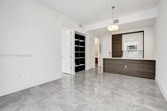 301 Altara Ave in Coral Gables, FL - Building Photo - Building Photo