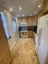 200 NE 14th Ave in Hallandale Beach, FL - Building Photo - Building Photo