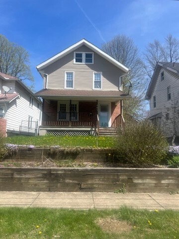 461 Marview Ave in Akron, OH - Foto de edificio