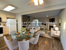 903 Garden Way in Harrisonville, MO - Building Photo