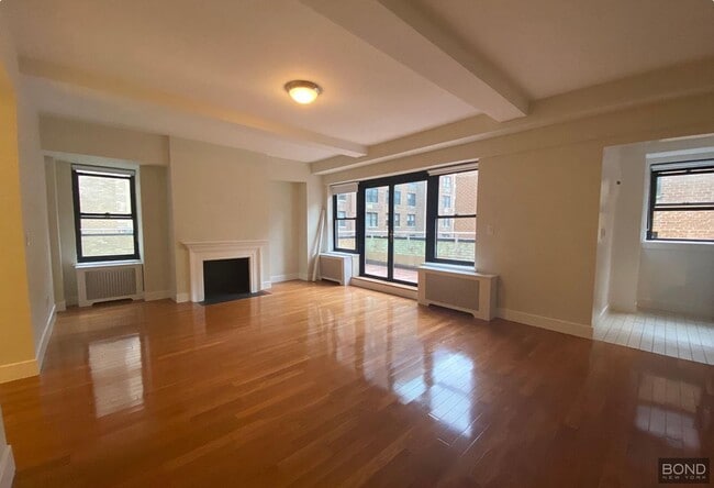 400 E 57th St in New York, NY - Building Photo - Building Photo