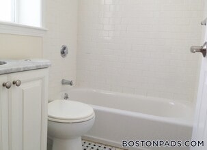 3 Chauncy St, Unit 12A in Cambridge, MA - Foto de edificio - Building Photo