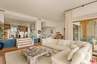 3807 Vía Dolce in Marina Del Rey, CA - Building Photo - Building Photo