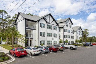 Bellamy Daytona in Daytona Beach, FL - Foto de edificio - Building Photo