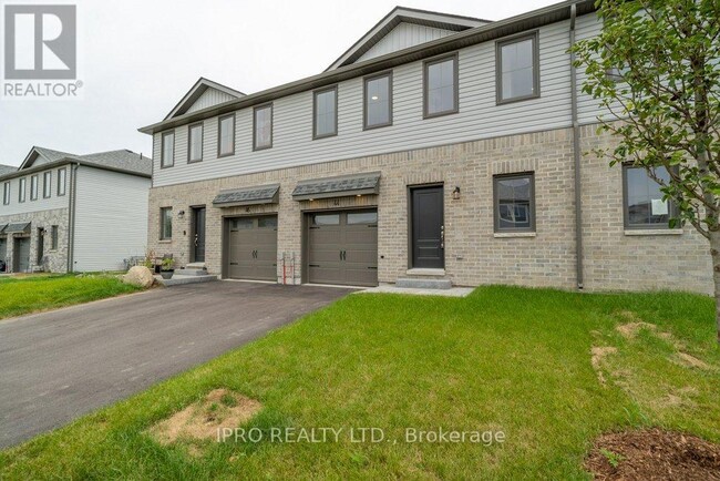 44 Campbell Cres in Prince Edward, ON - Building Photo - Building Photo