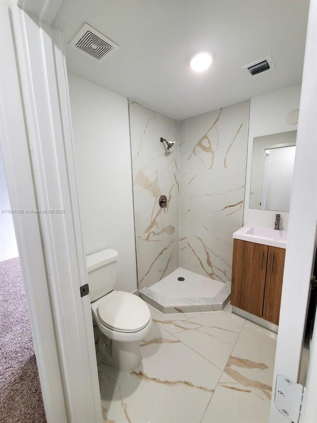 14573 SW 261st Terrace in Princeton, FL - Building Photo - Building Photo
