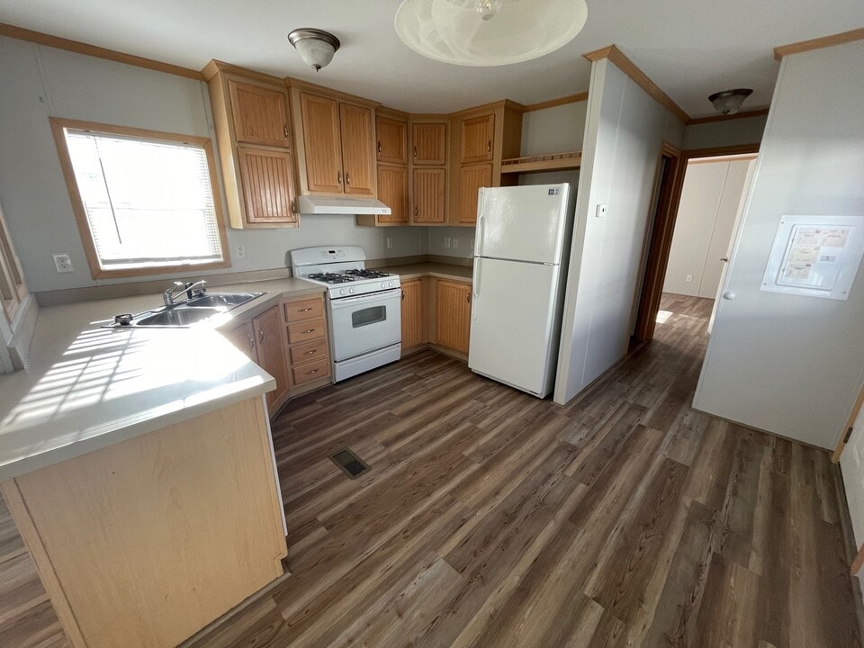 5 Auk Ct in Browns Mills, NJ - Building Photo