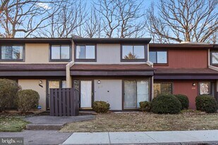 2142 Cartwright Pl in Reston, VA - Building Photo