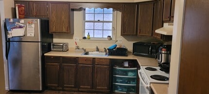 6106 Hellen Lee Dr in Clinton, MD - Building Photo - Building Photo