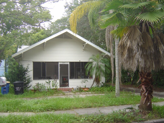 property at 307 Pennsylvania Ave