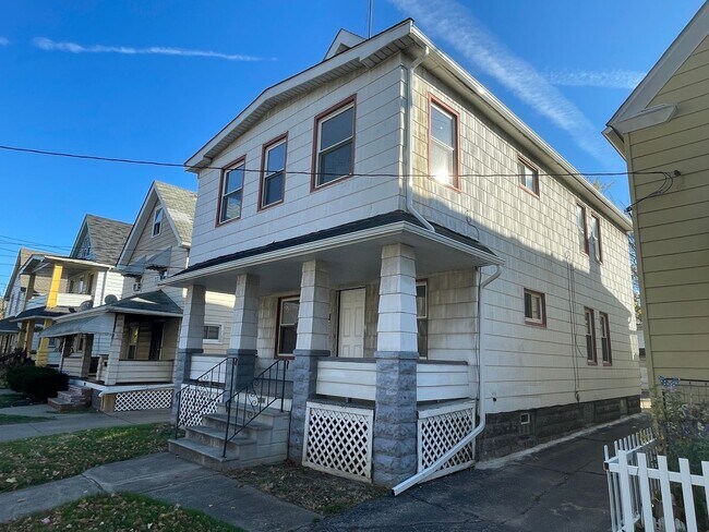 3465 W 56th St-Unit -Up Unit in Cleveland, OH - Building Photo - Building Photo