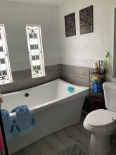 5320 SW 26th Ter in Fort Lauderdale, FL - Building Photo - Building Photo