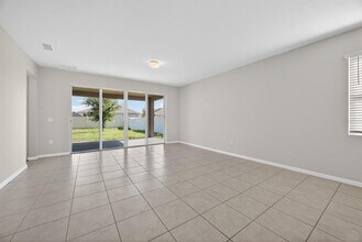 689 Meadow Pointe Dr in Haines City, FL - Building Photo - Building Photo