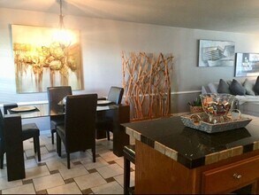 1364 E Masonic Dr in Fayetteville, AR - Building Photo - Building Photo