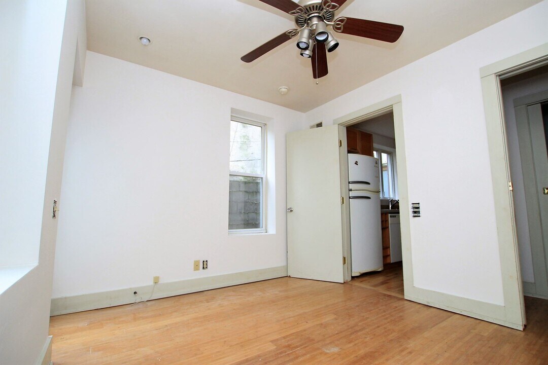 2941 W Girard Ave, Unit 1 in Philadelphia, PA - Building Photo
