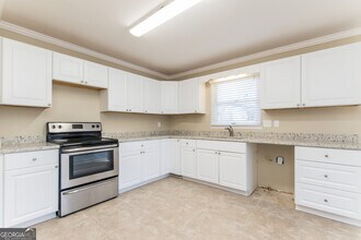 5082 Womack Ave in Acworth, GA - Foto de edificio - Building Photo