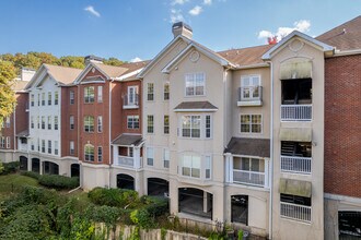 Brighton Court Condominiums in Atlanta, GA - Building Photo - Building Photo