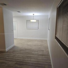 122 Northwest Blvd, Unit B in Miami, FL - Building Photo - Building Photo