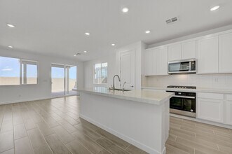 8532 W Agate Ave in Las Vegas, NV - Building Photo - Building Photo